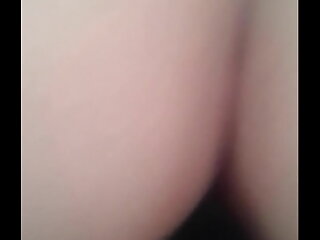 Mi cu&ntilde;ada Carolina c me t&iacute;o a mi cuarto y me cojio y me isi una paja con sus tetas